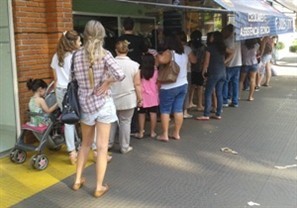 Corrida antecipada por ovos de Páscoa zera estoque de loja no centro de Maringá